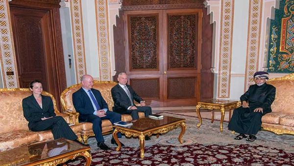 وصل ماتيس، السلطنة، الأحد، في زيارة غير محددة المدة 