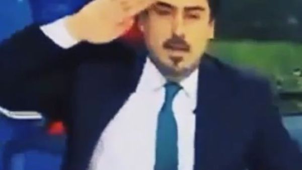 مذيع عراقي يؤدي التحية العسكرية على الهواء للسفير السعودي - يوتيوب