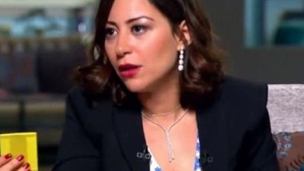 منة شلبي تنفي شائعة اعتزالها 