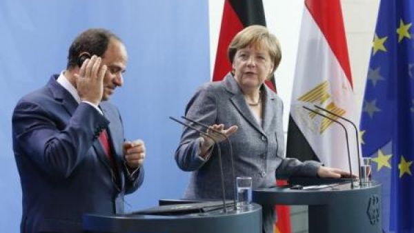 المستشارة الالمانية انجيلا ميركل والرئيس المصري عبد الفتاح السيسي في برلين
