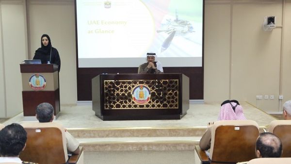 أكد معاليه أن وزارة الاقتصاد حريصة على دعم المبادرات الهادفة إلى بناء الكفاءات الوطنية المتمكنة في الدولة وفق معايير المعرفة والإبداع والابتكار.