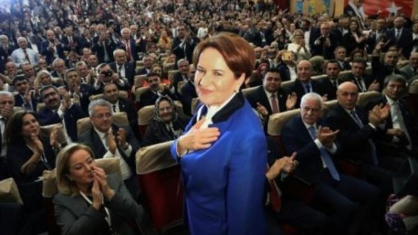  "لدينا أمل وأحلام...ولدينا القوة"، مضيفة "نريد تركيا عادلة 