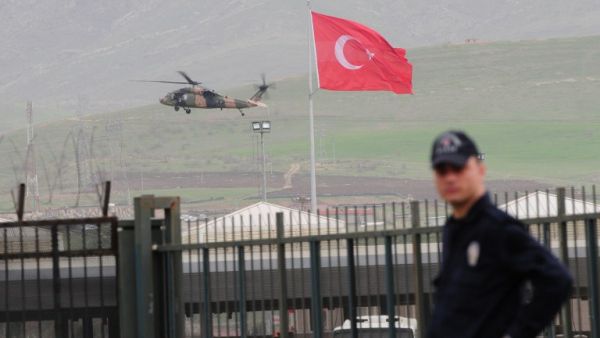 A helicopter of the Turkish army brings back Turkish prisoners over the Habur border crossing, in Sirnak, on the Turkish side, on Wednesday after they were released by the Kurdish Workers' Party (PKK). (AFP PHOTO / STR)