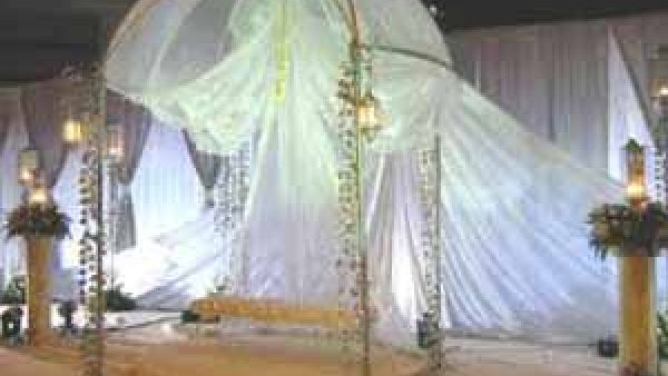 هاي نشالة بلا ضمير افسدت فرحة عروسين لعنها الله