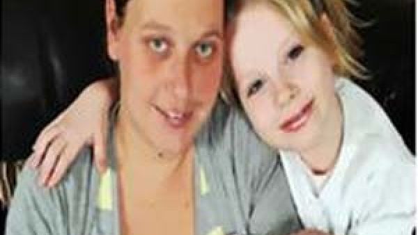 البنت والأم والمولودة