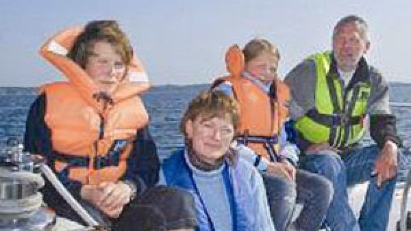 صورة العائلة المختطفة