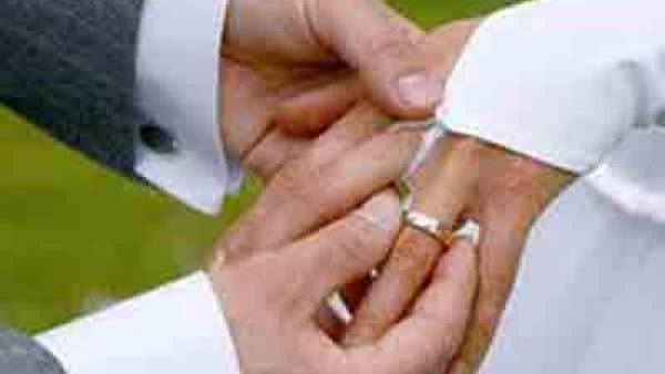 فرحة حتى بالفقر