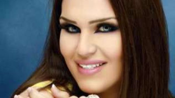 فعلا يشبهها