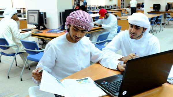 إحدى مكتبات جامعة أبوظبي إحدى مكتبات جامعة أبوظبي