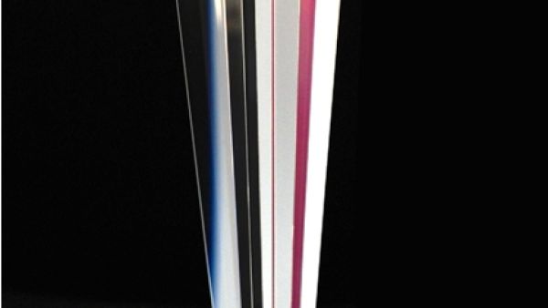 الجائزة التي حازت عليها جامعة أبوظبي خلال حفل توزيع جوائز نتوورك وورلد الشرق الأوسط 2011 الجائزة التي حازت عليها جامعة أبوظبي خلال حفل توزيع جوائز نتوورك وورلد الشرق الأوسط 2011