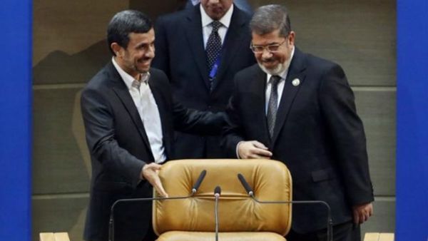 Iran's President Mahmoud Ahmadinejad and Egyptian President Mohamed Morsi
