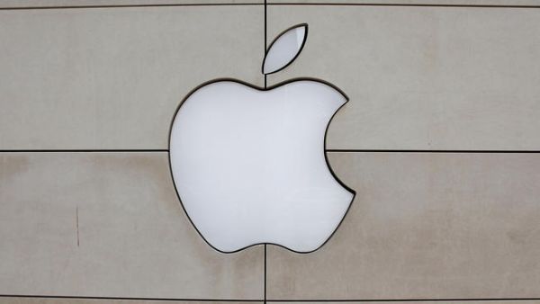 But the issue highlights the risks and challenges that suppliers face to meet Apple’s tough specifications, and comes on the heels of a separate screen technology problem, But the issue highlights the risks and challenges that suppliers face to meet Apple’s tough specifications, and comes on the heels of a separate screen technology problem,