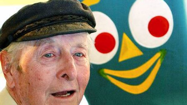 آرثر كلوكي مع شخصيته جامبي. آرثر كلوكي مع شخصيته جامبي.