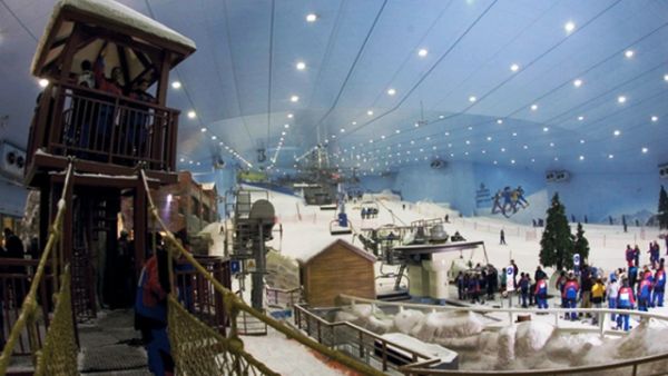 Mall of the Emirates is offering free chairlift passes for shoppers who purchase a MOE Gift Card to the value of AED 350 or more Mall of the Emirates is offering free chairlift passes for shoppers who purchase a MOE Gift Card to the value of AED 350 or more