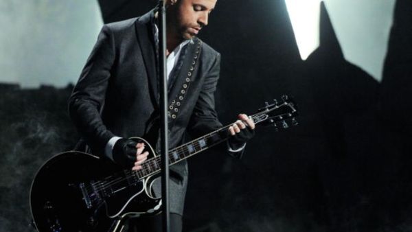 Chris Daughtry.