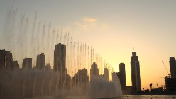يحرك اقتصاد دُبي الآن مجموعة قطاعات من أبرزها التمويل العالمي، والتصنيع، وخدمات تقنية المعلومات والإعلام