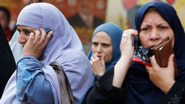 With 93 million subscribers, Mobile phone penetration rate in the Egyptian market stands at around 116 percent (Photo credit: Reuters)
