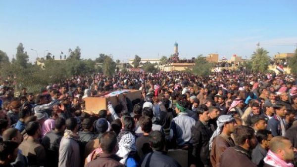 تشييع محتجين في الفلوجة