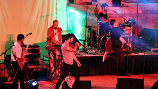 Mashrou Leila jammed the night away in Amman. (Image: Jordan Times/ Gaelle Sundelin)