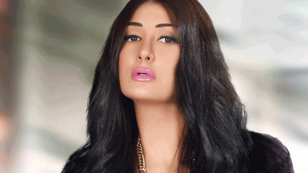 An angry Ghada threatened those impersonating her on Twitter. (Image: Alqabas.com)