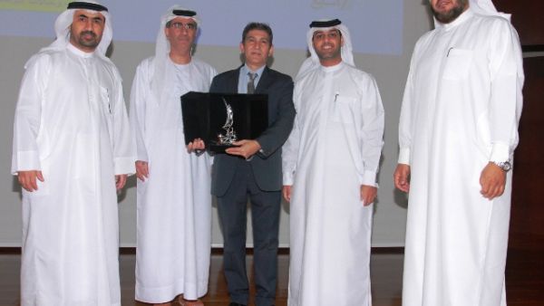 المدراء والموظفون المشاركون في الندوة المدراء والموظفون المشاركون في الندوة