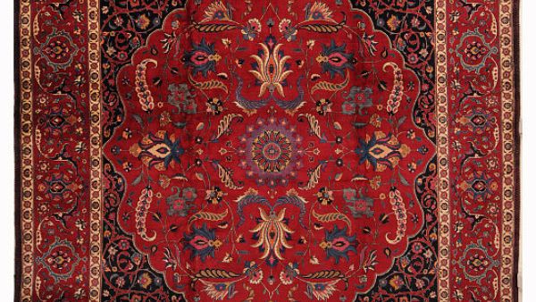 The prayer rugs, however, are made by Saudi females trained at the academy thus the materials are supplied to their houses where  the weaving is implemented. 