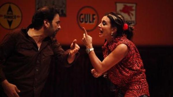 Jurdi and Labaki go head to head in a diner.
