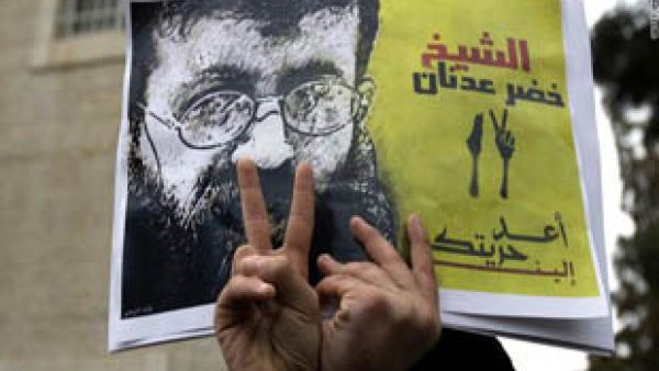 خضر عدنان ينهي اضرابه بعد 66 يوما