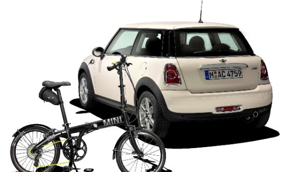The special gimmick of the MINI Bike allows it to be folded so that it fits into the boot of almost every vehicle The special gimmick of the MINI Bike allows it to be folded so that it fits into the boot of almost every vehicle