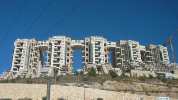 Ma'ale Adumim (picture courtesy of www.monabaker.com)
