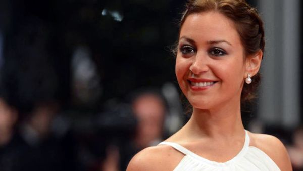 The Beautiful Mina Shalabi has decided to cut her beautiful long hair, very short! (Image: Facebook)