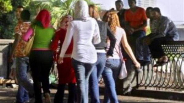 مظهر من مظاهر المعاكسات في مصر مظهر من مظاهر المعاكسات في مصر