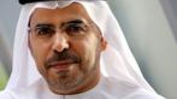 Abdulsalam Alrafi and Roeland Vos, President of Starwood Hotels & Resorts, Europe, Africa & the Middle East, shaking hands