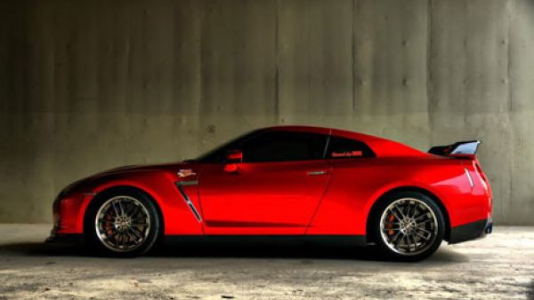 Nissan's chief executive Carlos Ghosn had earlier said that he wants the company to be the first to sell self-driving cars. 