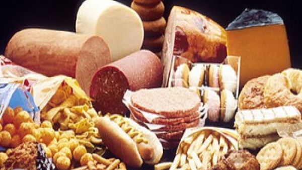 الإفراط في الأكل عند الصغر يزيد من احتمالات الرشاقة عند الكبر
