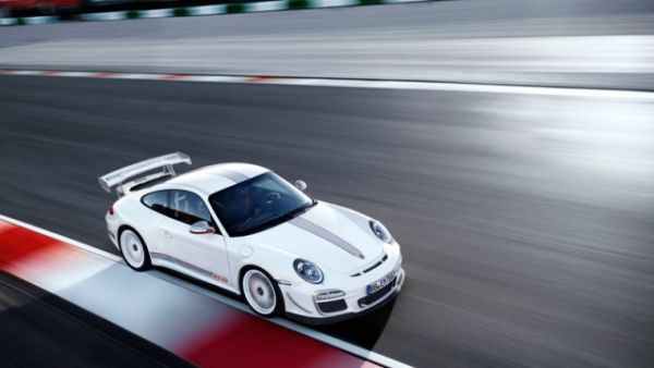 911 جي تي 3 آر إس 4.0 الجديدة من بورشه