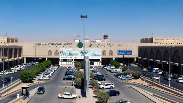 استقبل مطار الملكة علياء الدولي 1,124,035 مسافر في الربع الأول من العام، بإرتفاع بلغت نسبته 2.4% مقارنة بعدد المسافرين الذي وصل إلى 1,097,400 مسافر في عام 2010