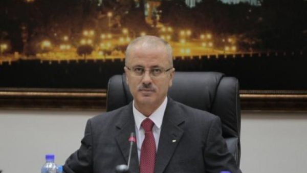 Rami Hamdallah, the prime minister of the Palestinian Authority, was stopped at a Ramallah checkpoint by Israelis on Tuesday. (AFP/File) Rami Hamdallah, the prime minister of the Palestinian Authority, was stopped at a Ramallah checkpoint by Israelis on Tuesday. (AFP/File)