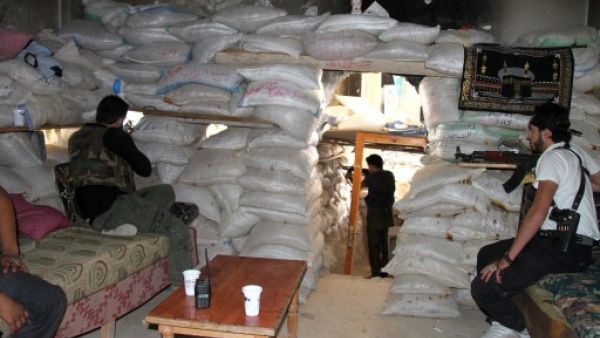 مقاتلون من المعارضة قرب دمشق/أ.ف.ب