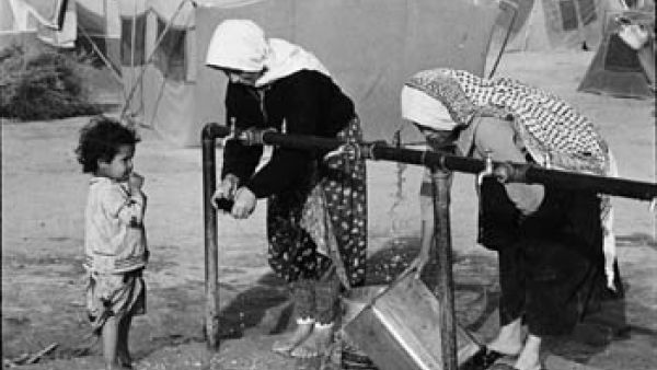 الجزيرة: الفلسطينيون تنازلوا عن حق العودة 