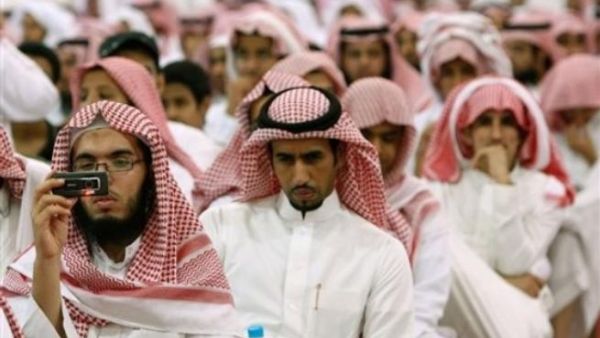 يهدف القرار إلى معالجة مشكلة تدني الرواتب وتوفير مستوى من الرخاء الاجتماعي