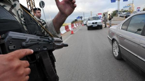 حاجز للجيش اللبناني عند احد مداخل طرابلس