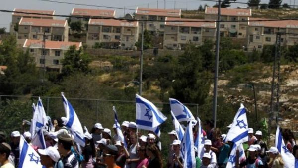 Israelis protest by Ulpana settlement in the West Bank