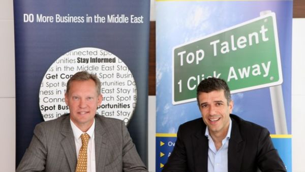 Gunnar Skoog, CEO, Zawya and Rabea Ataya, CEO of Bayt.com during the signing Gunnar Skoog, CEO, Zawya and Rabea Ataya, CEO of Bayt.com during the signing