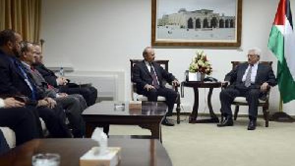 عباس يستقبل وفد أبناء الجالية الفلسطينية في شيكاغو