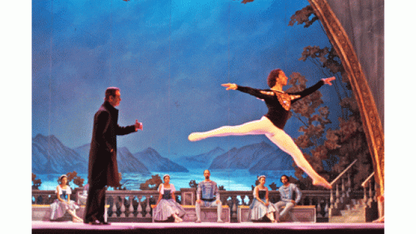 Abdel-Moneim Kamel watches a dancer, during one of the rehearsals of the Cairo Opera Ballet Company at the Cairo Opera House (photo: Sherif Sonbol)