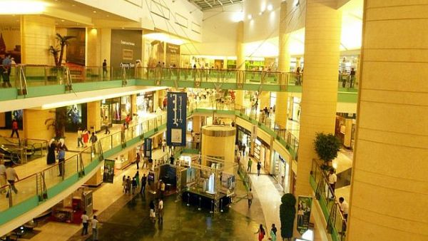 Abu Dhabi plans to expand its mall space to 798, 966 square meters within the next four years (Courtesy of UAE Style Magazine)