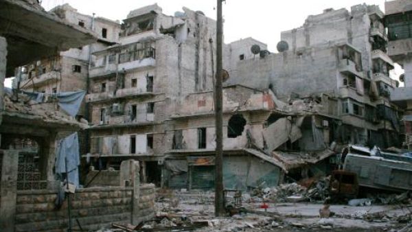 دمار في حلب شمال سوريا في 8 كانون الاول/ديسمبر 2013
