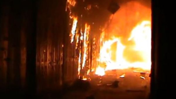 احتراق السوق القديمة في حلب مع احتدام القتال 