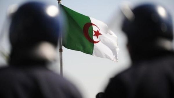 شرطة في العاصمة الجزائرية
